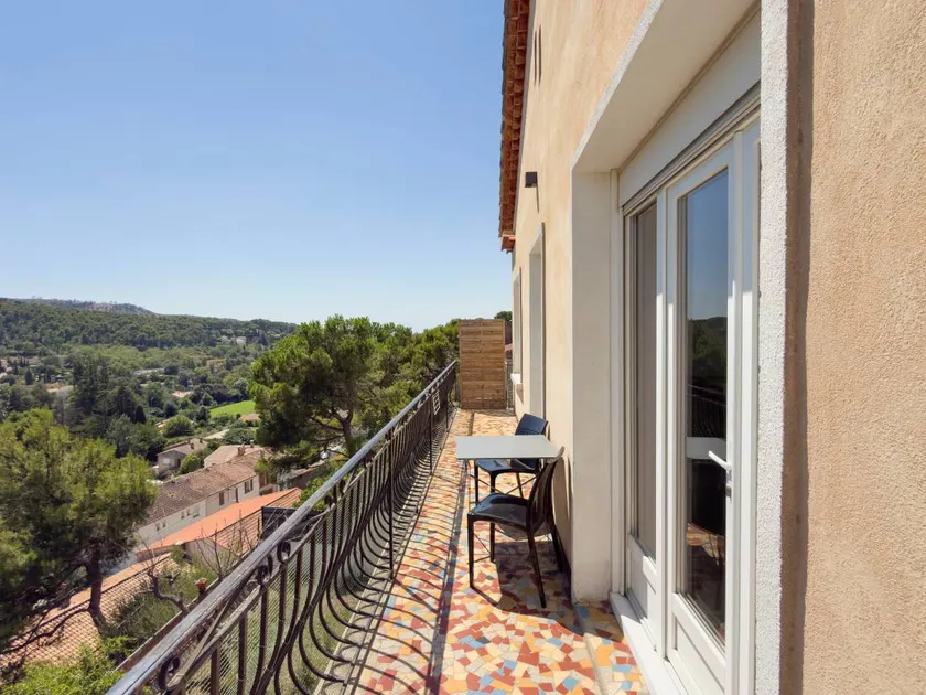 Apartment with garden | Garden view - Image 1