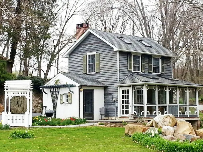 Charming Cottage Getaway in Chester Springs, Pennsylvania - Image 1