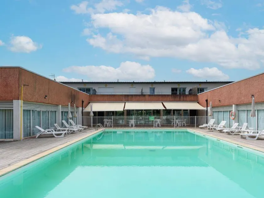 Ferienwohnung mit Terrasse und Pool - Image 1