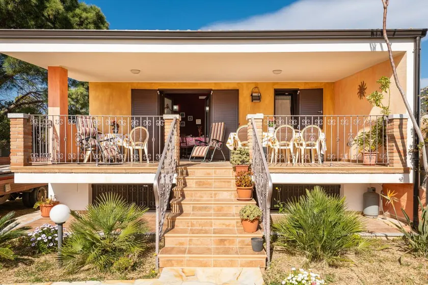 House with terrace, garden & barbecue | Mountain view - Image 1