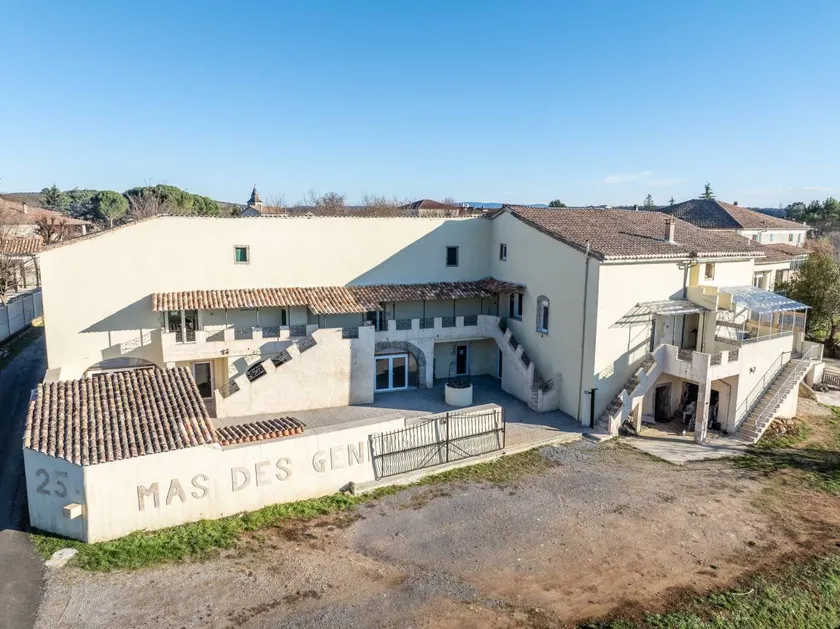 Holiday Home 'Mas Des Genêts' with Mountain View, Balcony and Wi-Fi - Image 1