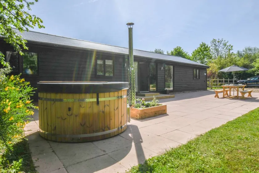 Cottage adapté aux familles avec barbecue, jacuzzi et jardin | Avec animaux bienvenus - Image 1