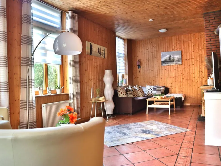 House with terrace, BBQ & garden - Image 1