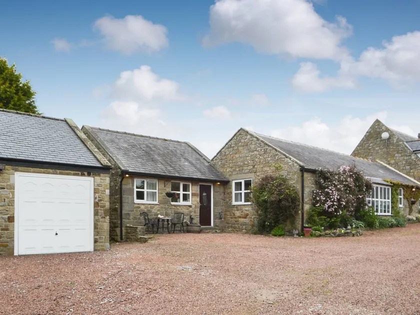 Children-friendly pleasant cottage with garden - Image 1