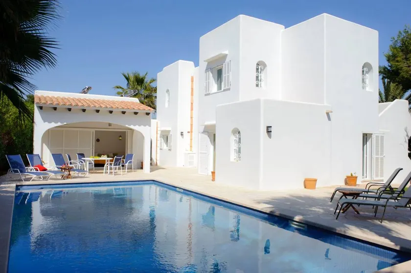 Luxury Cala D'Or Villa Villa Acebuche Beautiful 5 bedrooms 5 bathrooms Short Walk Cala Esmeralda - Image 1