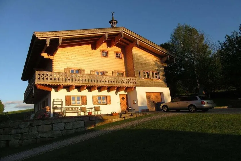 Holiday home with terrace - Image 1