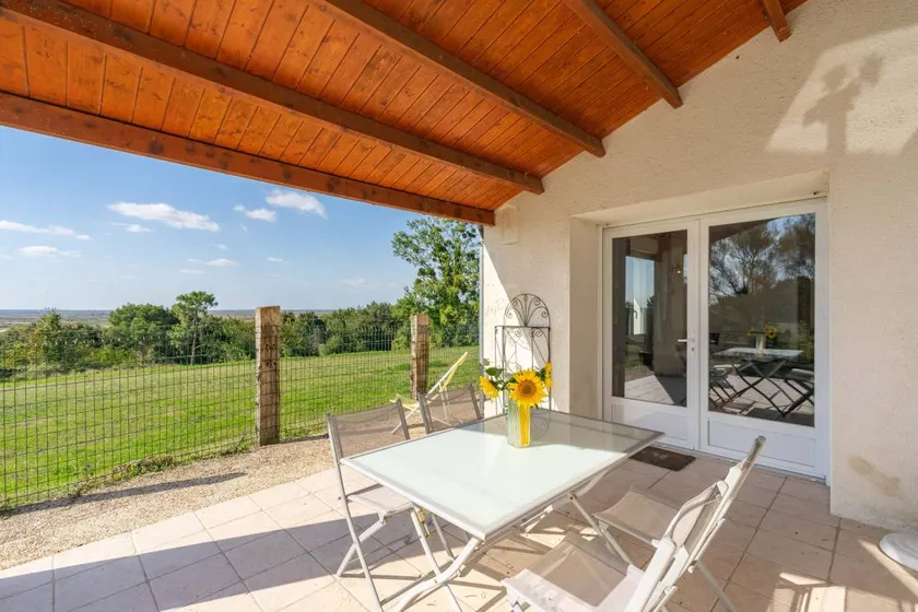 Cottage with pool, terrace & barbecue - Image 1