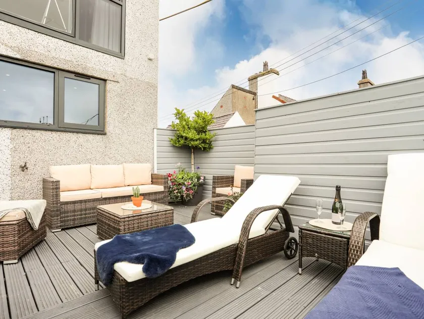 Cottage with garden | Beach view - Image 1