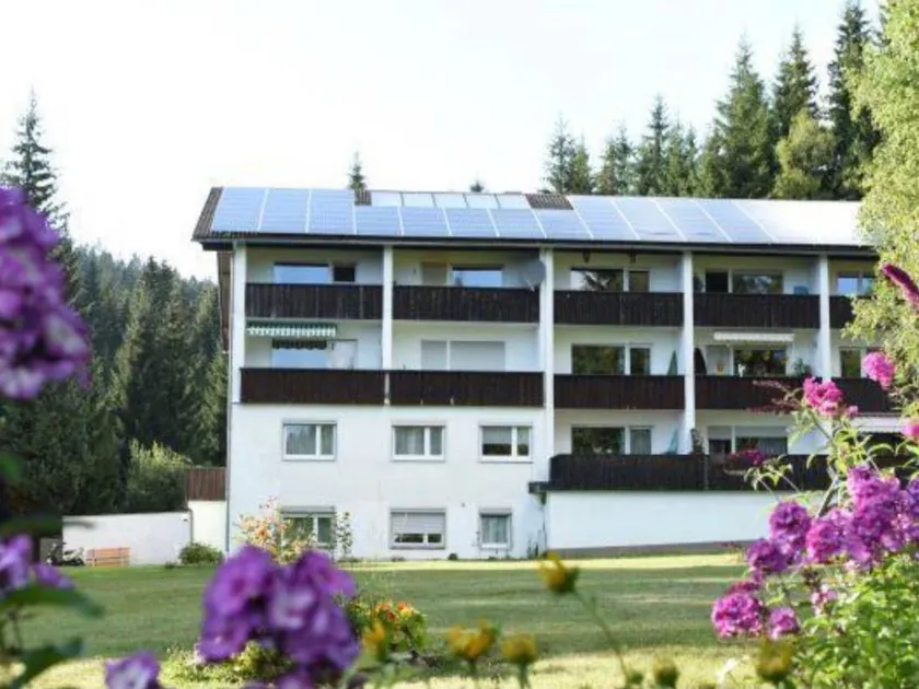 Apartment with garden | Mountain view - Image 1