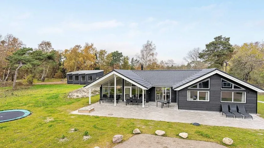 House with pool, sauna & terrace | Close to the beach | Pet-friendly - Image 1