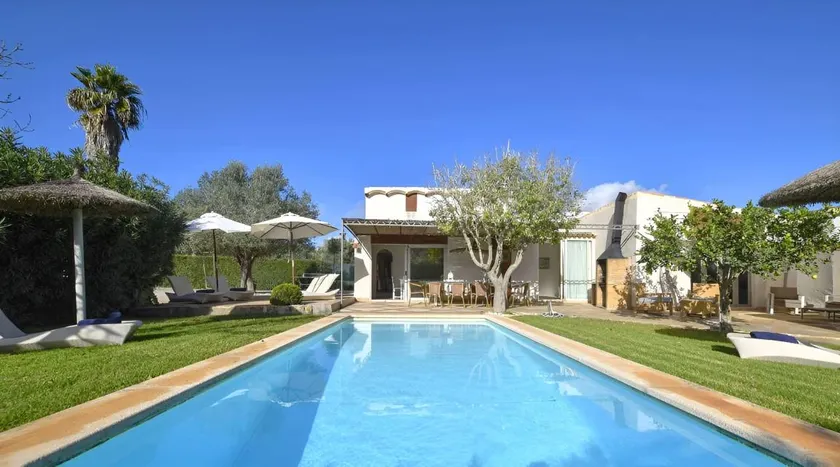 Beautiful Finca Just 1 km from Manacor - Image 1