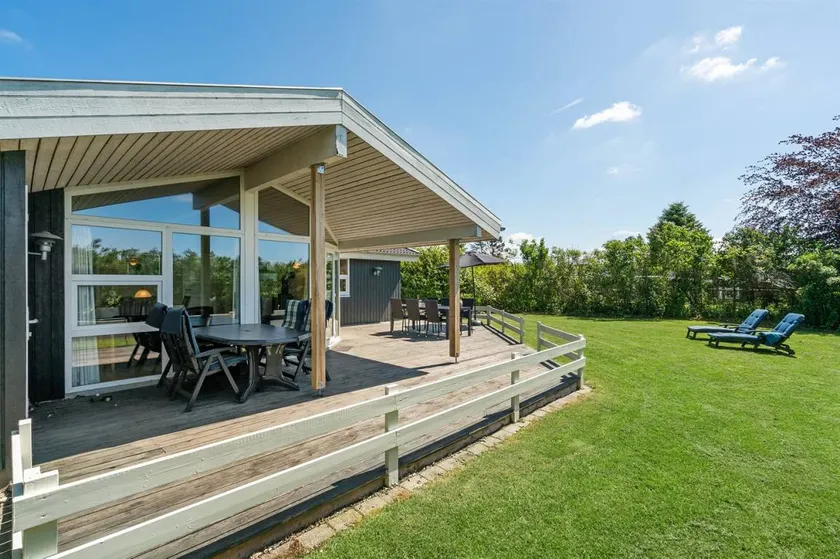 Fully equipped pleasant holiday home with hot tub, garden & terrace | Dogs allowed - Image 1