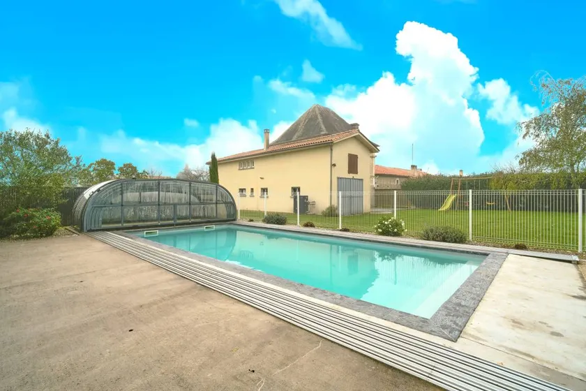 Holiday Home, Heated and Covered Pool with Private Pool, Private Terrace and Wi-Fi - Image 1