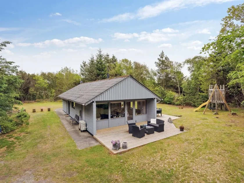 Child-friendly house with terrace | Pet-friendly - Image 1