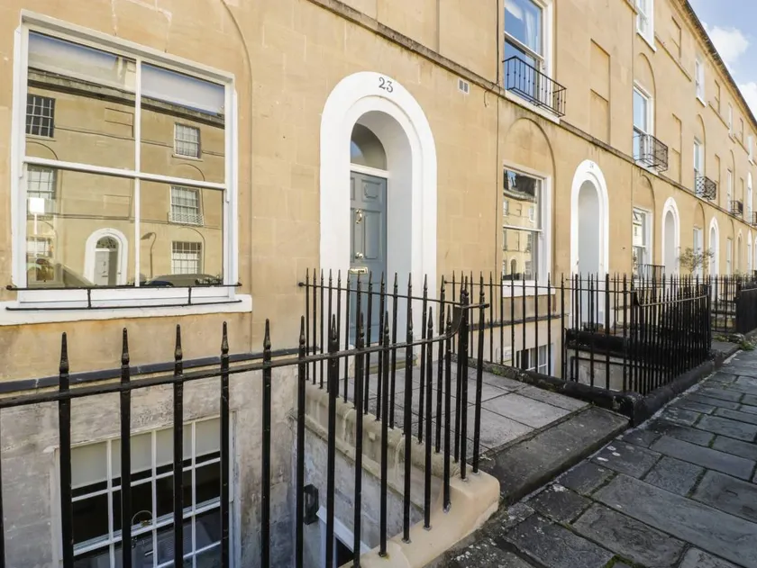 Family-friendly beautiful cottage | Next to Roman Baths | Pet-friendly - Image 1