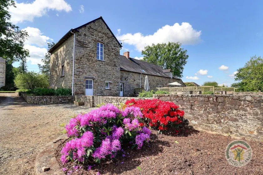 Gîte de gauche du Château de la Robinais - Image 1