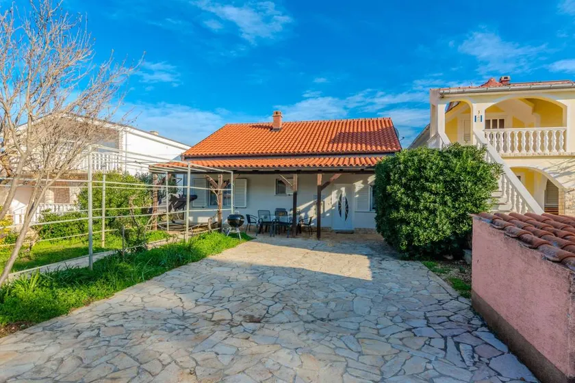 Maison avec barbecue et jardin | Vue jardin | Proche de la plage | Avec animaux bienvenus - Image 1