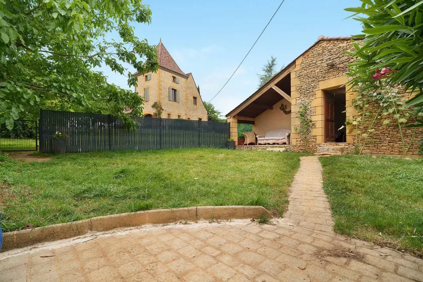 Charming Gîte “Gîte des Cerisiers” with Pool, Air Conditioning, and Private Garden - Image 1