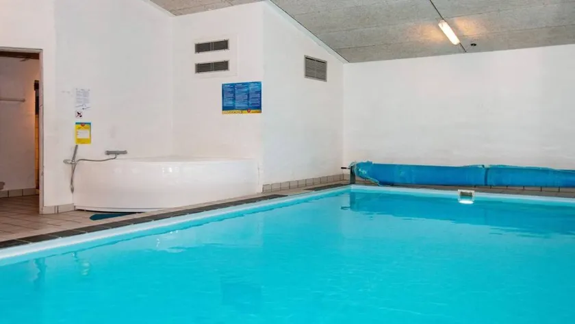 House with terrace, jacuzzi & sauna - Image 1