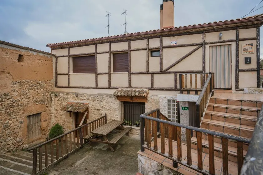 Maison de vacances avec internet haut débit, jacuzzi et barbecue | Vue montagne - Image 1