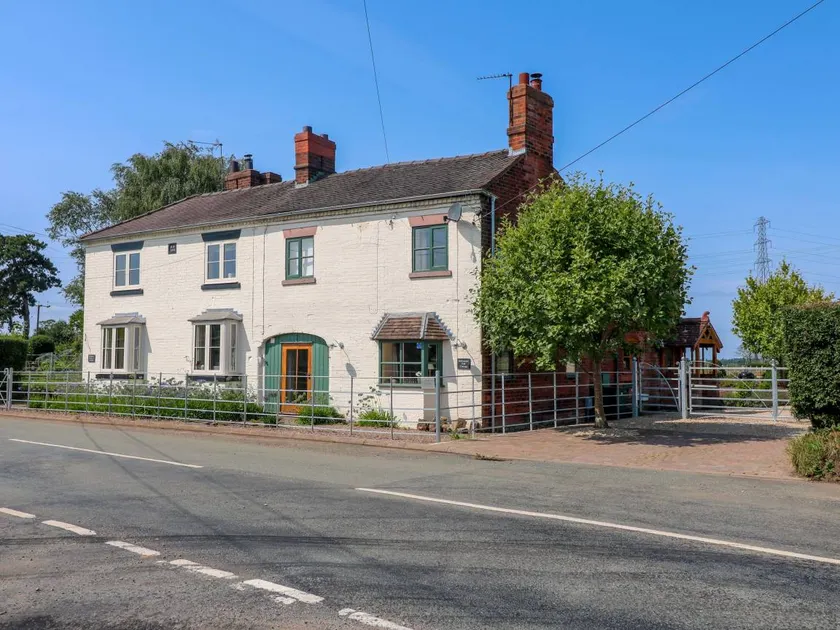 Family-friendly lovely cottage with garden - Image 1