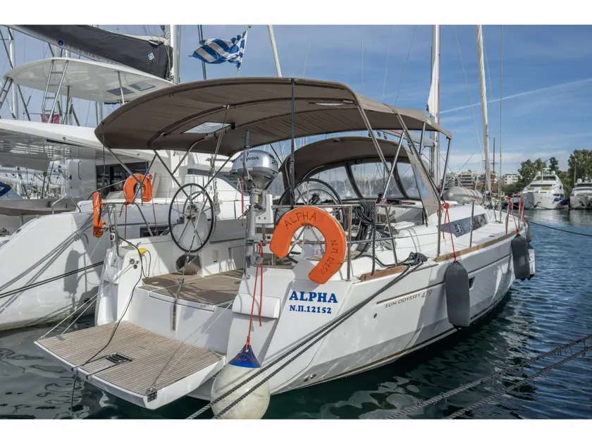 Bateau avec 3 chambres à coucher pour 6 personnes - Image 1