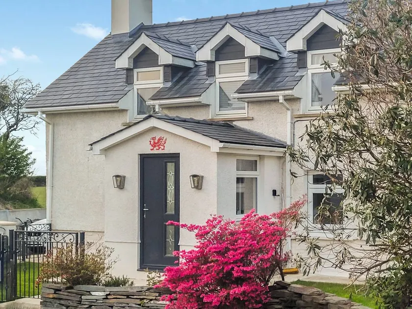 Family-oriented cottage with garden | River view | Pets are welcome - Image 1