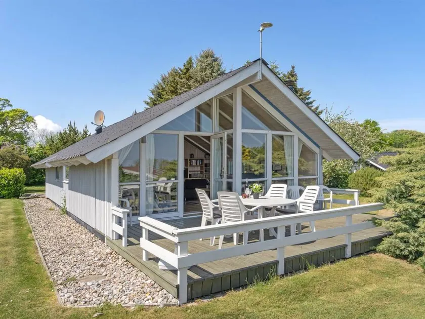 Children-friendly house with barbeque | Sea view - Image 1