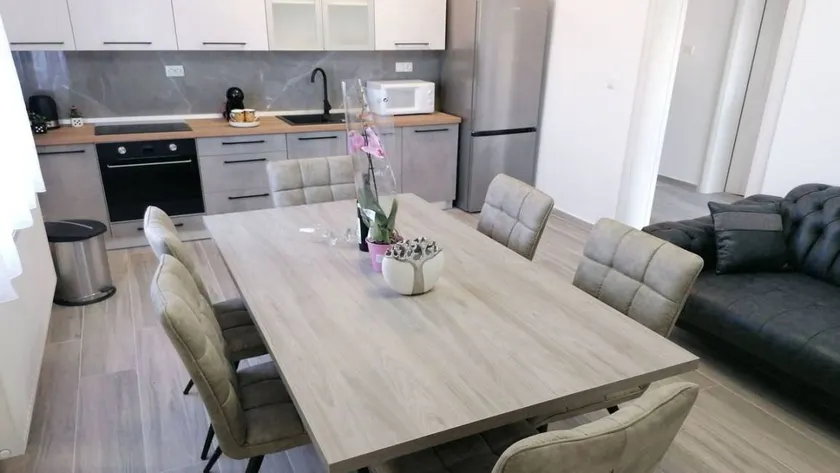 Fully equipped lovely flat with BBQ & terrace | Dogs allowed - Image 1