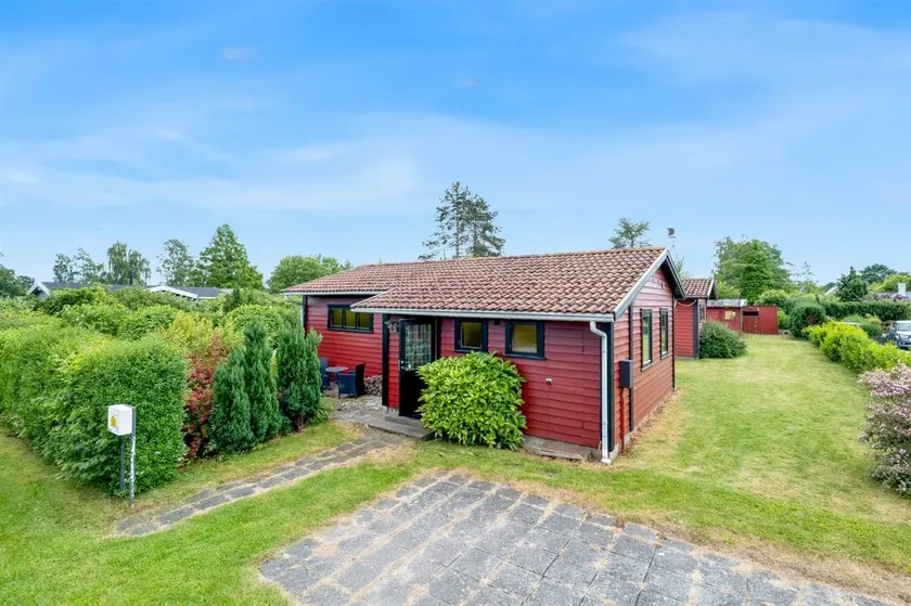Holiday home with barbeque & terrace | Sea view - Image 1