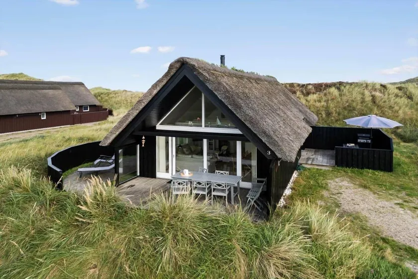 Charming holiday home with sauna, barbeque & hot tub | Pets allowed - Image 1