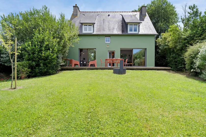 Children-friendly charming house with barbecue, terrace & garden | Garden view | Next to the beach - Image 1