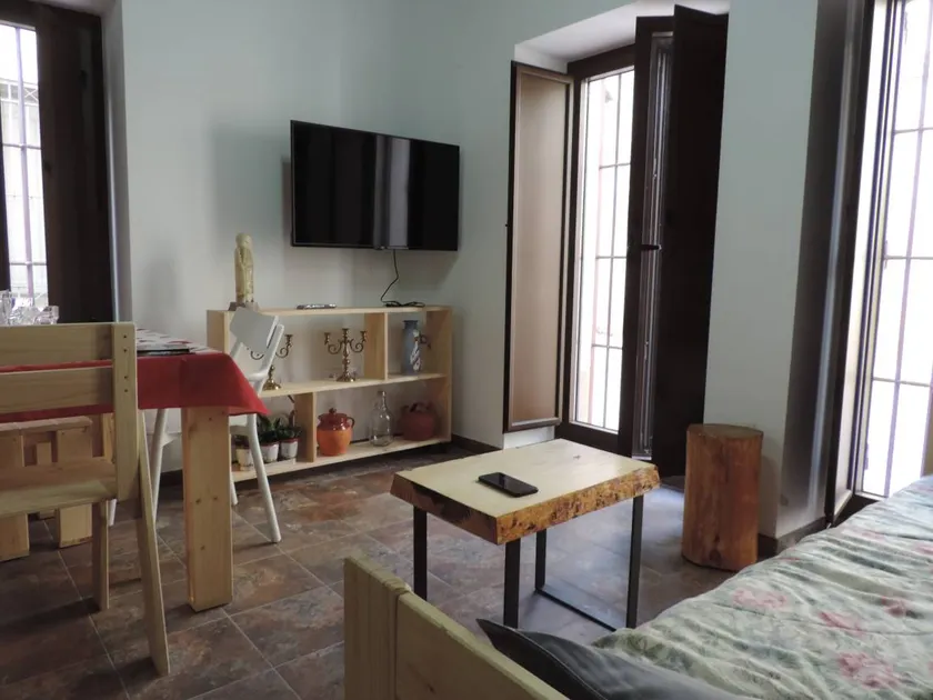 Family-friendly lovely holiday apartment | City view - Image 1