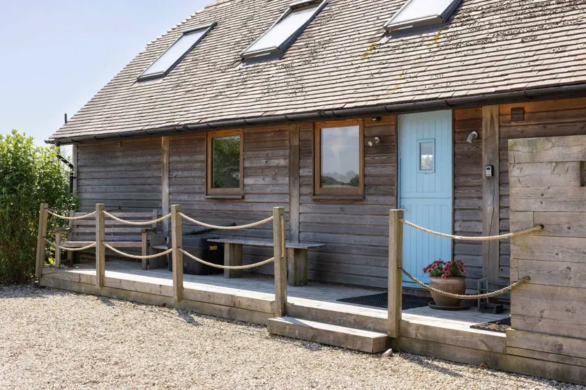 House with BBQ & garden - Image 1