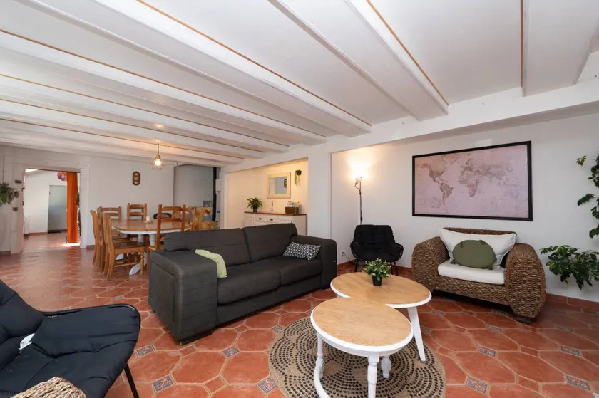 Family home for up to 10 guests in the countryside with farm access - Image 1