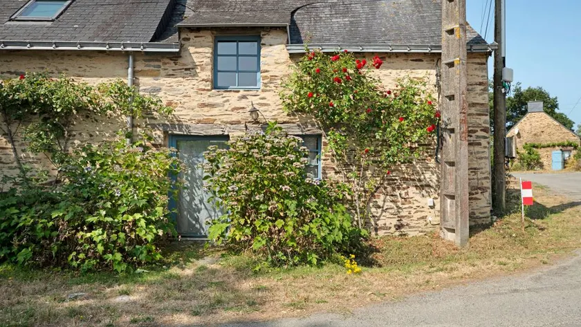 Holiday Home 'Gite Champêtre' with Private Garden and Wi-Fi - Image 1