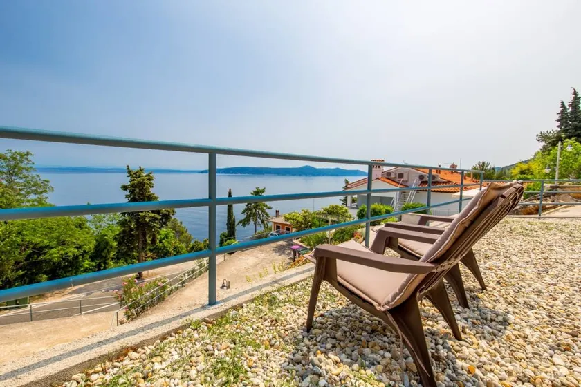 Flat with terrace, barbeque & garden | Sea view | Beach nearby | Pet-friendly - Image 1