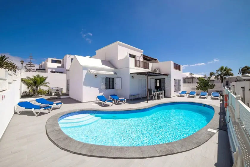 Children-friendly villa with private pool, terrace & garden | Beach view | Next to the beach - Image 1