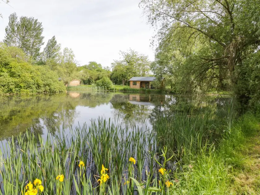 Wonderful cottage with hot tub & garden | Dogs allowed - Image 1