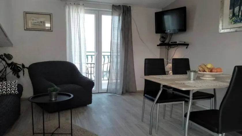 Charming flat with barbecue | Sea view | Beach nearby - Image 1