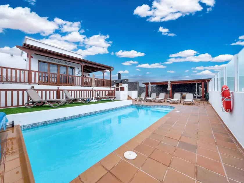 Villa with sea view - 8 guests - Image 1