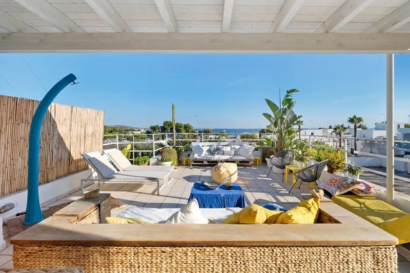 Holiday home with terrace | City view - Image 1