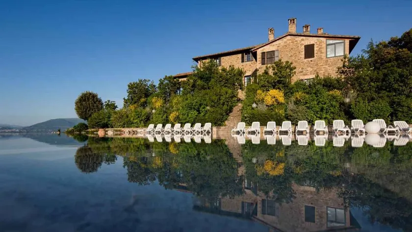 Lovely Apartment in Passaggio di Bettona With Pool - Image 1