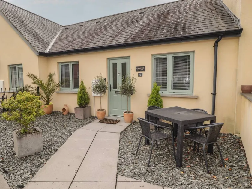 Fully equipped nice cottage with garden - Image 1