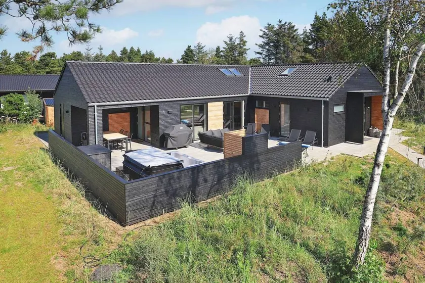Fully equipped wonderful holiday home with garden, terrace & barbeque | Dogs allowed - Image 1