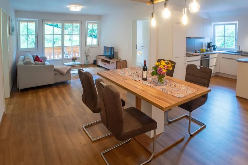 Apartment 'Ferienwohnung Löwenzahn' with Mountain View, Shared Terrace and Wi-Fi - Image 1