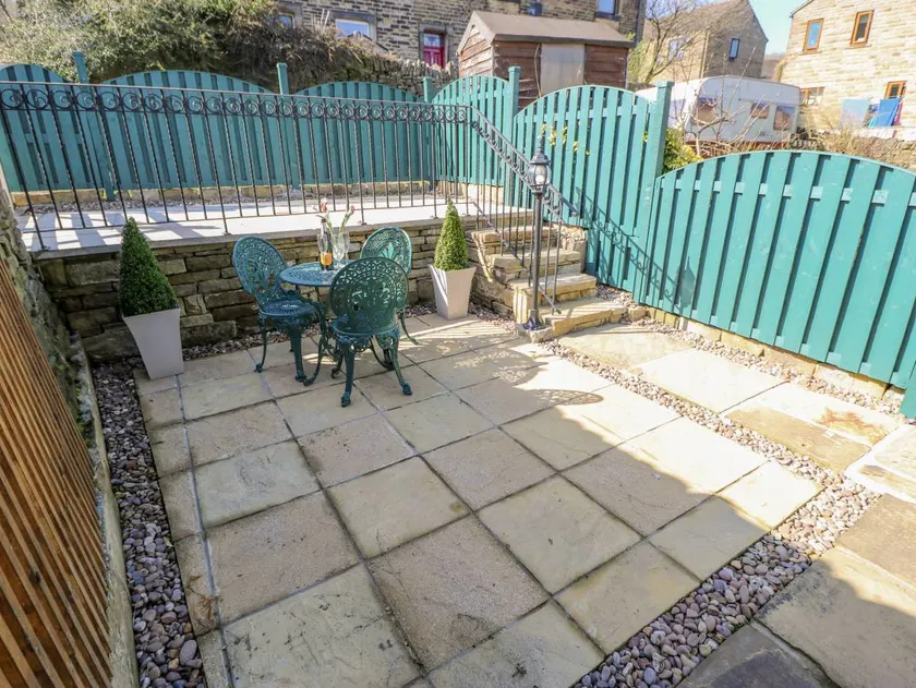 Lovely cottage with garden - Image 1