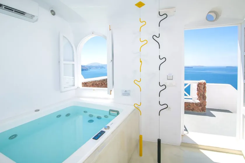 Cozy Nest Villa, sea & caldera view - Image 1