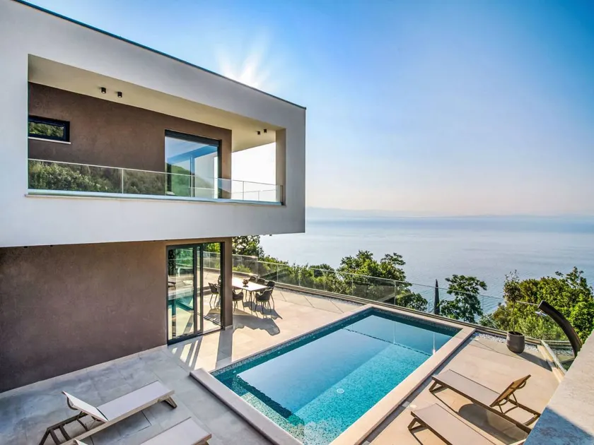 Fully equipped nice holiday home with barbeque, terrace & private pool | Sea view - Image 1
