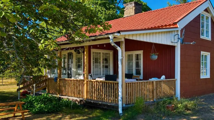 Pleasant house with barbeque - Image 1